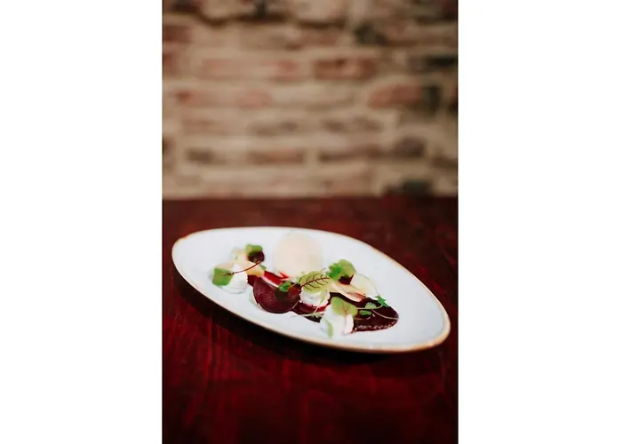 Oyo The Leven Hotell 3*