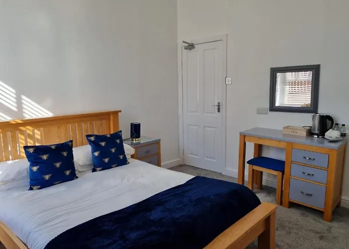 Oyo The Leven Hotell 3*