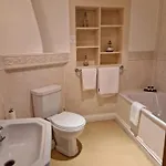 Hotel Oyo The Leven