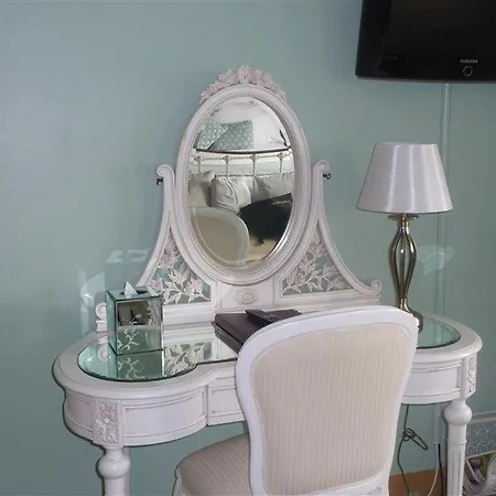 Отель Oyo The Leven 3*