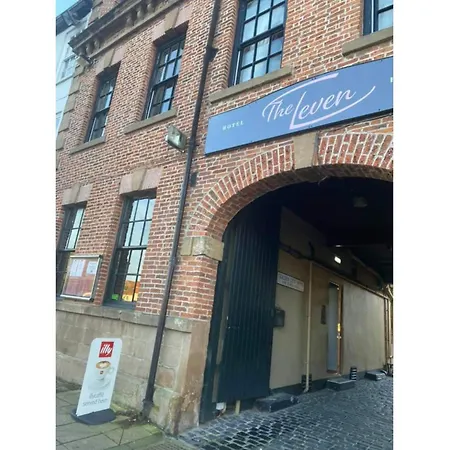 Oyo The Leven Hotel