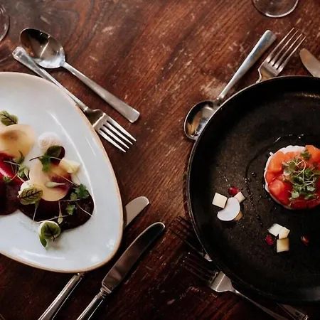 Hotel Oyo The Leven 3*