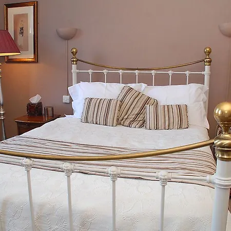 Oyo The Leven Стоксли