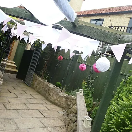 Oyo The Leven 3* Стоксли