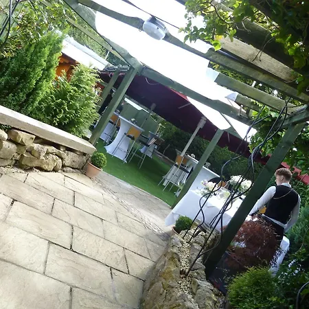 Oyo The Leven 3* Стоксли