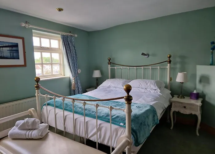 Oyo The Leven Hotel 3*