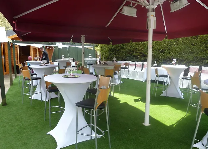 Oyo The Leven Hotel 3*