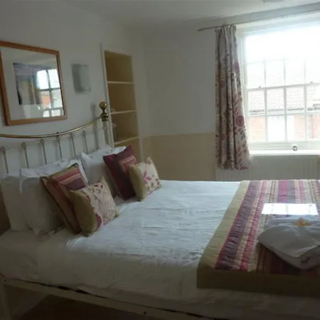 Hotel Oyo The Leven