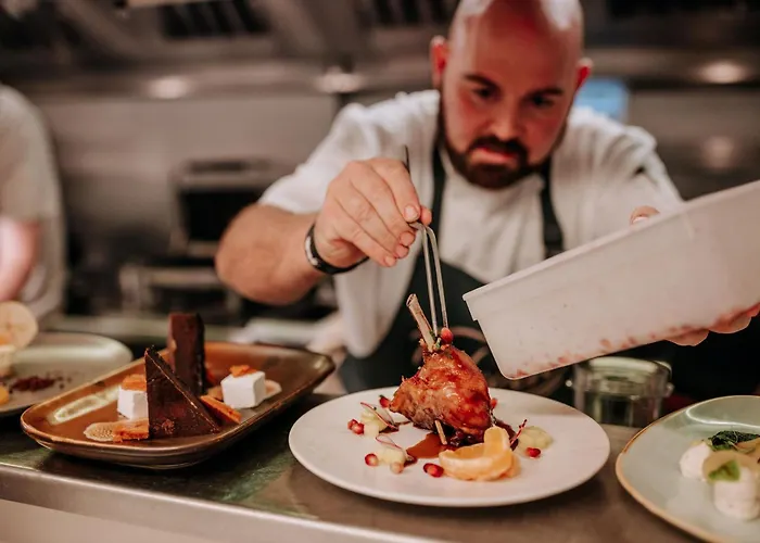 فندق Oyo The Leven 3*