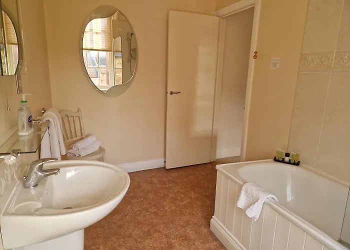 Oyo The Leven 3* ستوكيسلي